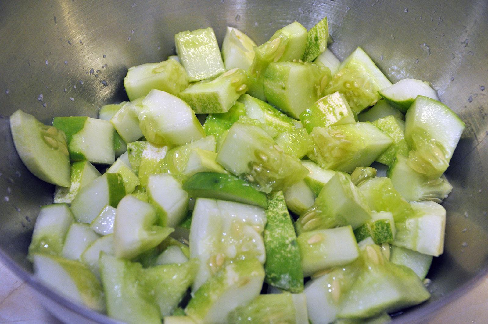 Cucumber kimchi