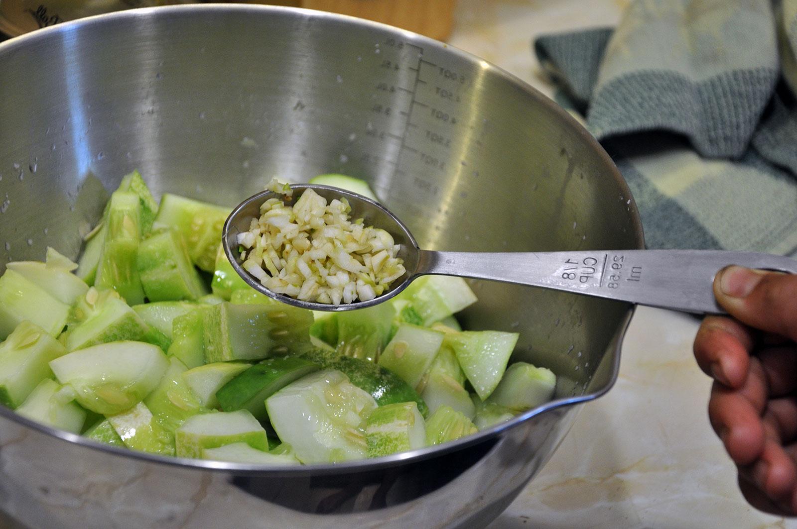 Cucumber kimchi